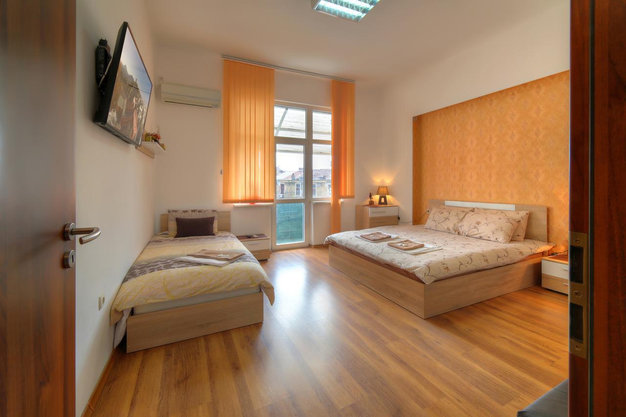 Guest House Center Plovdiv Ngoại thất bức ảnh