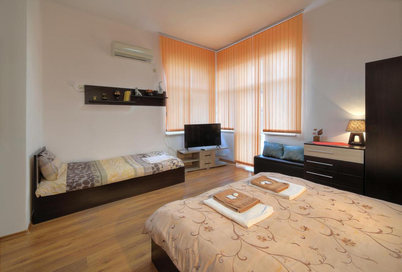 Guest House Center Plovdiv Ngoại thất bức ảnh